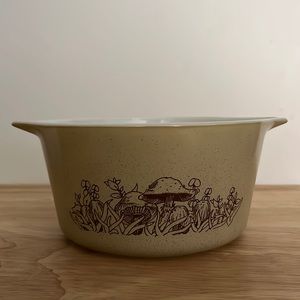 Pyrex Forest Fancies 473 (1 L) Casserole Mushrooms Vintage